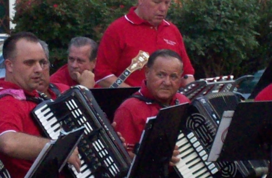 su1008portrichmondpolishculturestringband
